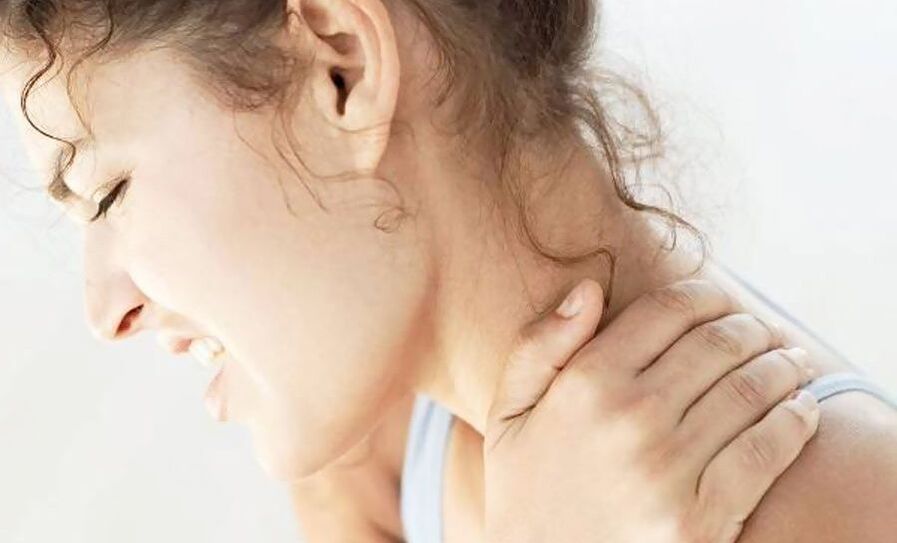 A nyaki osteochondrosis fájdalmas vagy éles fájdalommal jár a nyakban